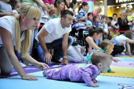 Delta City: Takmičenje beba u puzanju Delta City: Takmičenje beba u puzanju