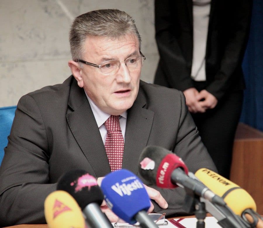 VUČKOVIĆ: Pojedina rješenja izlaze iz okvira ustavnih amandmana VUČKOVIĆ: Pojedina rješenja izlaze iz okvira ustavnih amandmana