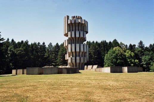 Hrvatska hoće da zaštiti partizanske spomenike širom bivše Jugoslavije Hrvatska hoće da zaštiti partizanske spomenike širom bivše Jugoslavije