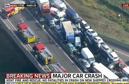 Engleska: Više od 100 vozila u lančanom sudaru zbog magle Engleska: Više od 100 vozila u lančanom sudaru zbog magle