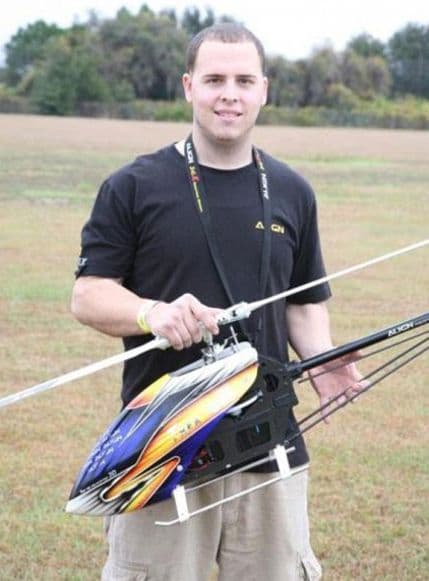 Ubio ga helikopter na daljinsko upravljanje Ubio ga helikopter na daljinsko upravljanje