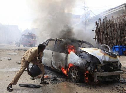 Somalija: Najmanje 20 osoba poginulo u bombaškim napadima u Mogadišu Somalija: Najmanje 20 osoba poginulo u bombaškim napadima u Mogadišu