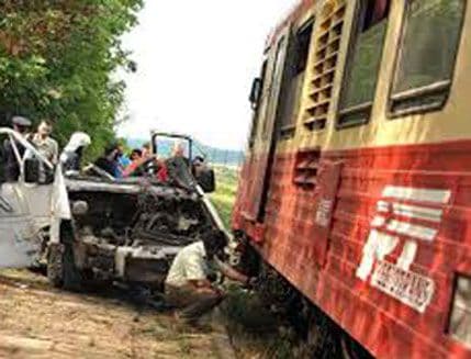 Rumunija: Devetoro poginulih u sudaru na pruzi Rumunija: Devetoro poginulih u sudaru na pruzi