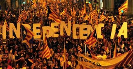 Španija: Nevjerovatan ljudski lanac dug 400 km Španija: Nevjerovatan ljudski lanac dug 400 km