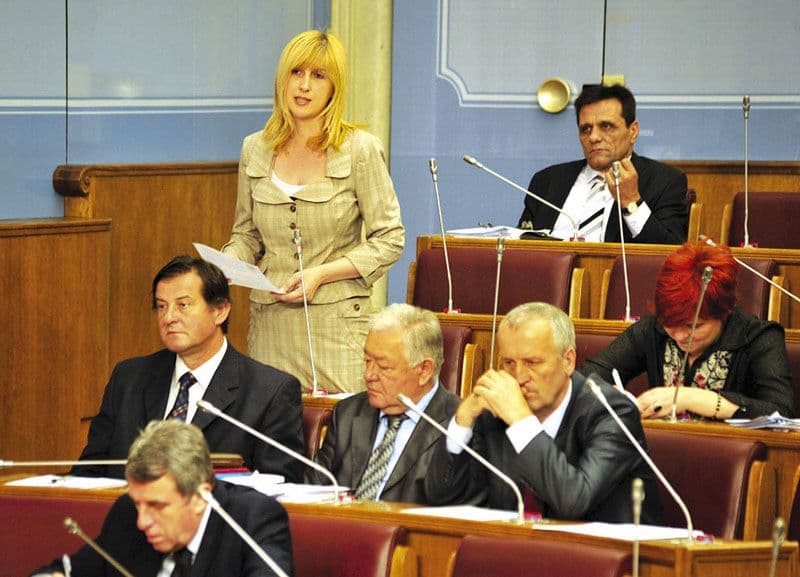 Jonica uputila pismo članovima Senata UCG  Jonica uputila pismo članovima Senata UCG