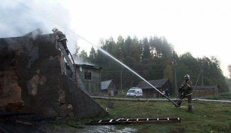 Rusija: Bolničarka spasila 20 pacijenata iz požara i poginula Rusija: Bolničarka spasila 20 pacijenata iz požara i poginula