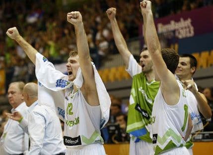 Eurobasket: Slovenija dobila Grčku i prošla u 1/4 finale Eurobasket: Slovenija dobila Grčku i prošla u 1/4 finale