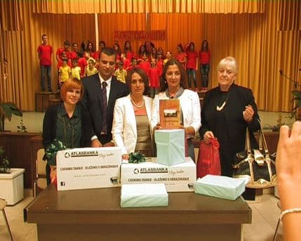 Atlas banka: Akcija ,,Cijenimo znanje – ulažemo u obrazovanje“ u Baru Atlas banka: Akcija ,,Cijenimo znanje – ulažemo u obrazovanje“ u Baru