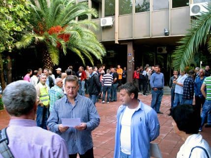 Radnici ZIB-a: Predsjedniče, što je ovo? Radnici ZIB-a: Predsjedniče, što je ovo?