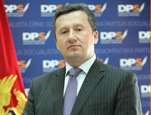 Profesor srpskohrvatskog jezika Mirsad Mulić –direktor Direktorata za vanredne situacije pri MUP-u Profesor srpskohrvatskog jezika Mirsad Mulić –direktor Direktorata za vanredne situacije pri MUP-u