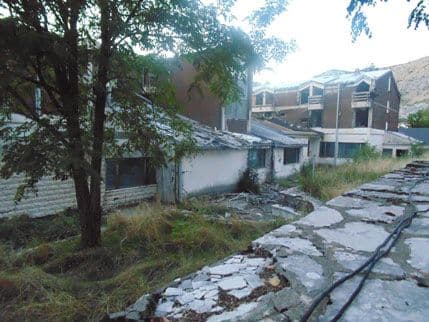 FOTO: Ruglo pored Njegoševe rodne kuće FOTO: Ruglo pored Njegoševe rodne kuće