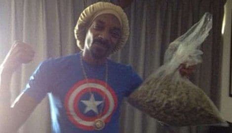 Snup Lajon dobio na opkladi pola kilograma marihuane Snup Lajon dobio na opkladi pola kilograma marihuane