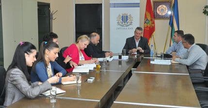 Pavićević i predstavnici “Vodacoma” o vodosnabdijevanju u Opštini Bar Pavićević i predstavnici “Vodacoma” o vodosnabdijevanju u Opštini Bar