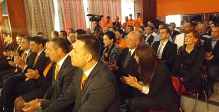 Ratku Đurkoviću uručena članska karta Pozitivne Ratku Đurkoviću uručena članska karta Pozitivne