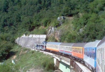 Putnicima će vratiti novac za kupljene karte do granice sa Crnom Gorom Putnicima će vratiti novac za kupljene karte do granice sa Crnom Gorom