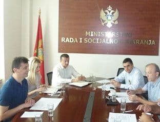 SOCIJALNI SAVJET: Početkom oktobra odluka da li će 30.000 radnika koji su radili na određeno vrijeme-preći na neodređeno SOCIJALNI SAVJET: Početkom oktobra odluka da li će 30.000 radnika koji su radili na određeno vrijeme-preći na neodređeno