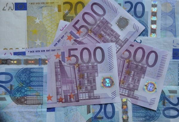 U napuštenoj zgradi u Grčkoj nađeno 43.000 eura U napuštenoj zgradi u Grčkoj nađeno 43.000 eura