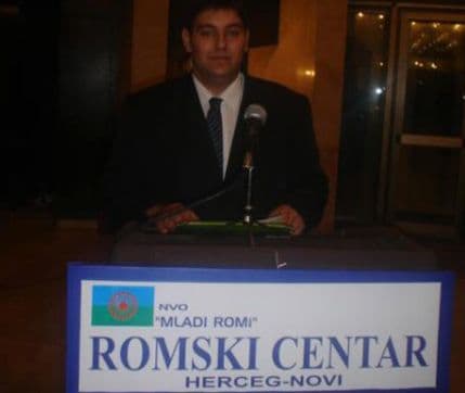 Lične karte dobilo 223 Roma iz Boke Lične karte dobilo 223 Roma iz Boke