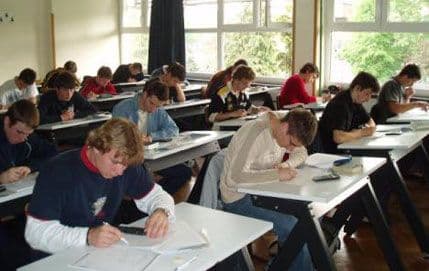 Engleski ubjedljivo najzastupljeniji strani jezik u školama EU Engleski ubjedljivo najzastupljeniji strani jezik u školama EU