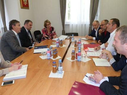 Advokati protiv obračuna poreza po stvarnom dohotku Advokati protiv obračuna poreza po stvarnom dohotku