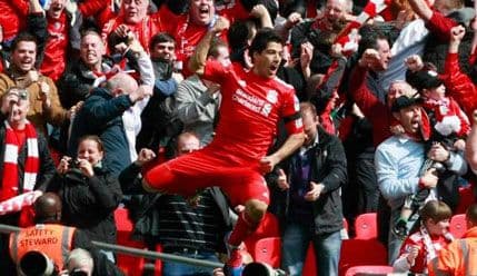 Liverpul spremio novi ugovor Suarezu Liverpul spremio novi ugovor Suarezu