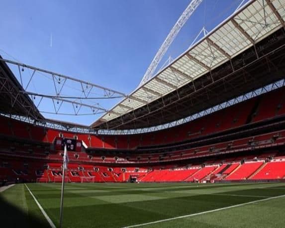 Englezi pozivaju navijače na meč sa Crnom Gorom Englezi pozivaju navijače na meč sa Crnom Gorom