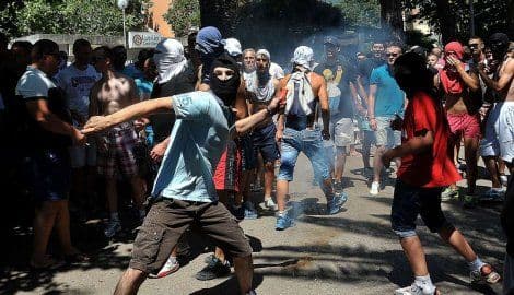 BETA: Hiljade ekstremista i pljačkaša iz Srbije i inostranstva planirali napade na Prajd BETA: Hiljade ekstremista i pljačkaša iz Srbije i inostranstva planirali napade na Prajd