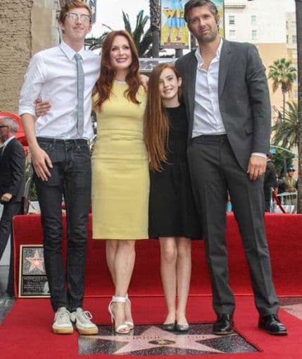 Džulijen Mur dobila zvijezdu na Bulevaru slavnih Džulijen Mur dobila zvijezdu na Bulevaru slavnih