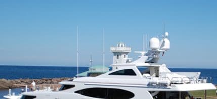 Hrvatska jahta potopljena u vodama Grčke, posada spašena Hrvatska jahta potopljena u vodama Grčke, posada spašena