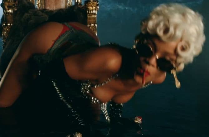 Rijanin eksplicitni spot razbijesnio čak i najvjernije fanove Rijanin eksplicitni spot razbijesnio čak i najvjernije fanove