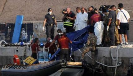Izvučena tijela još 16 žrtava brodoloma kod Lampeduze Izvučena tijela još 16 žrtava brodoloma kod Lampeduze