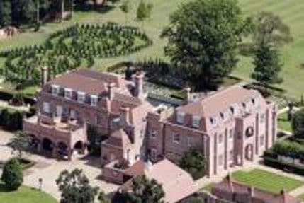 Bekamovi prodali luksuznu palatu za 12 miliona funti Bekamovi prodali luksuznu palatu za 12 miliona funti