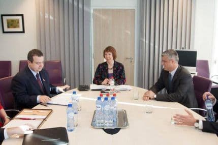 Počeo sastanak Ešton- Dačić- Tači Počeo sastanak Ešton- Dačić- Tači