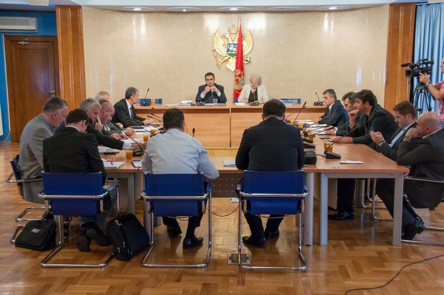 Odbor za ekonomiju: Usvojen Predlog zakona o platnom prometu Odbor za ekonomiju: Usvojen Predlog zakona o platnom prometu