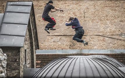 VIDEO: Nesvakidašnja šetnja krovovima Sarajeva VIDEO: Nesvakidašnja šetnja krovovima Sarajeva