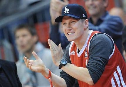 VIDEO: Švajnštajger nogom pogodio trojku VIDEO: Švajnštajger nogom pogodio trojku