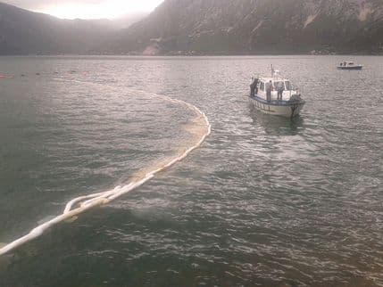 RISAN: Potonuo remorker, izliva se nafta RISAN: Potonuo remorker, izliva se nafta