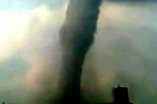 Indija proglasila najviši stepen uzbune pred snažan ciklon Indija proglasila najviši stepen uzbune pred snažan ciklon