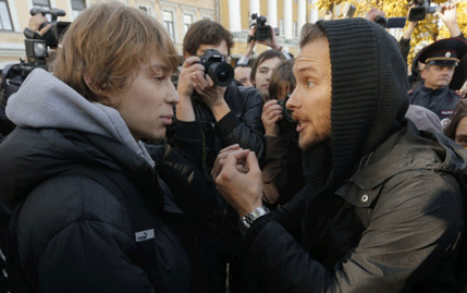 Sankt Peterburg: Sukob pristalica i protivnika LGBT populacije Sankt Peterburg: Sukob pristalica i protivnika LGBT populacije