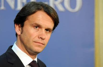 Konjević suspendovao 25 službenika iz centara bezbjednosti Podgorica i Nikšić Konjević suspendovao 25 službenika iz centara bezbjednosti Podgorica i Nikšić