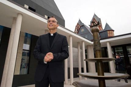 Njemački biskup pod istragom zbog pronevjere oko 40 miliona eura Njemački biskup pod istragom zbog pronevjere oko 40 miliona eura