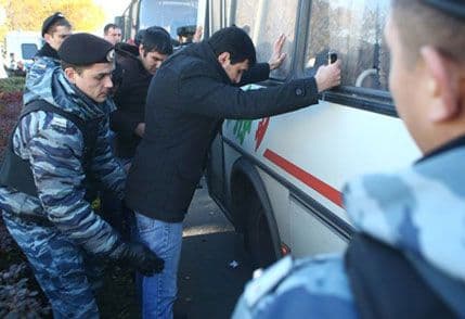 U Moskvi privedeno oko 1200 ljudi U Moskvi privedeno oko 1200 ljudi