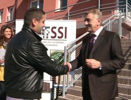 VIDEO: Zgrada solidarnosti u Mojkovcu dobila prve stanare VIDEO: Zgrada solidarnosti u Mojkovcu dobila prve stanare