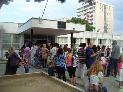 „Cerovo” obnavlja fasadu OŠ “Blažo Jokov Orlandić” „Cerovo” obnavlja fasadu OŠ “Blažo Jokov Orlandić”