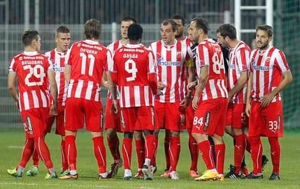 Polupana stakla na 9 automobila igrača Zvezde Polupana stakla na 9 automobila igrača Zvezde