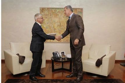 Drobnič uručio Đukanoviću Izvještaj EK o napretku Crne Gore Drobnič uručio Đukanoviću Izvještaj EK o napretku Crne Gore