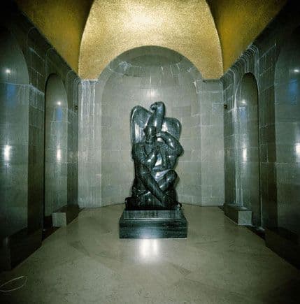 Do Njegoševog mauzoleja na svečanost samo autobusima Do Njegoševog mauzoleja na svečanost samo autobusima