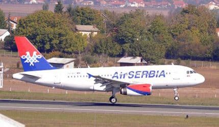 Beograd: Prvi avion "Er Srbije" stigao u pratnji dva MiG-a Beograd: Prvi avion "Er Srbije" stigao u pratnji dva MiG-a