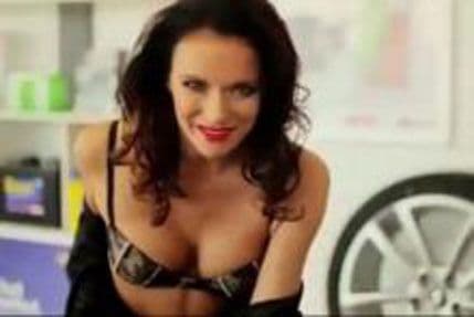 Reklama za grudnjake zabranjena jer je "ponižavajuća za ženski rod" Reklama za grudnjake zabranjena jer je "ponižavajuća za ženski rod"