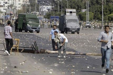 Studenti u Kairu rastjerani suzavcem Studenti u Kairu rastjerani suzavcem